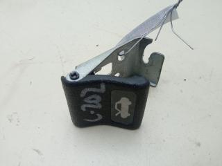 ручка открывания капота Subaru Forester 2 поколение (SG) 2002, 2.0 л., бензин, МКПП, серый, внедорожник 5 дв.