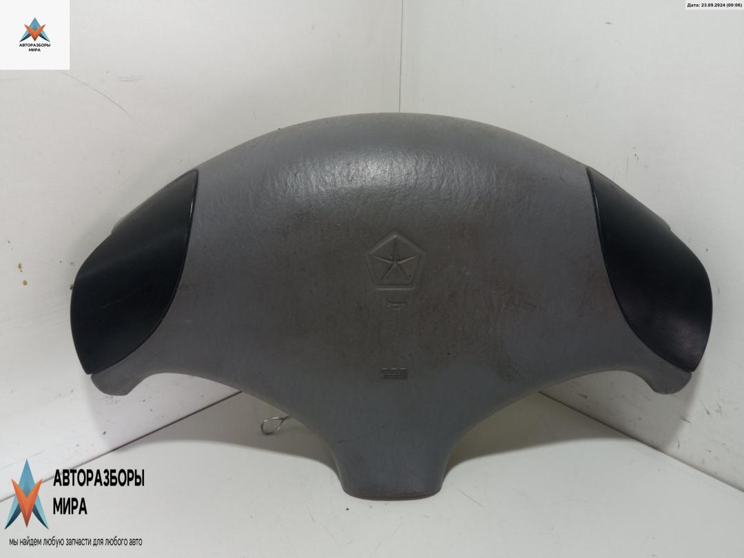подушка безопасности водителя Chrysler Voyager 3 поколение 1999, 2.5 л., дизель, МКПП, белый, минивэн - фото №1