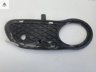 заглушка (решетка) в бампер Mercedes-Benz C-Класс W203/S203/CL203 2001, 2.0 л., бензин, АКПП, чёрный, хетчбэк 3 дв., 2038851023