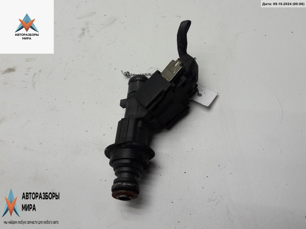 форсунка Volkswagen Polo 3 поколение 1999, 1.4 л., бензин, МКПП, зелёный, универсал, 030906031L - фото №1