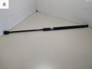 амортизатор крышки багажника (3-5 двери) Hyundai Accent 2 поколение (LC) [рестайлинг] 2002, 1.3 л., бензин, МКПП, красный, хетчбэк 5 дв.