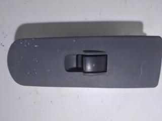 кнопка стеклоподъемника переднего левого Mitsubishi Colt 6 поколение (Z20/Z30) 2004, 1.3 л., бензин, МКПП, серый, хетчбэк 5 дв.