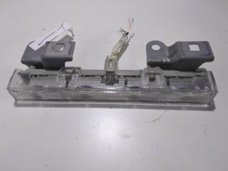 стоп-сигнал Toyota Auris 2008, 2.0 л., дизель, МКПП, серый, хетчбэк 5 дв., 81006-12010
