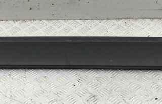 Накладка на порог наружная правая Ford Maverick 2 поколение [рестайлинг] 2005, красный, внедорожник 5 дв.