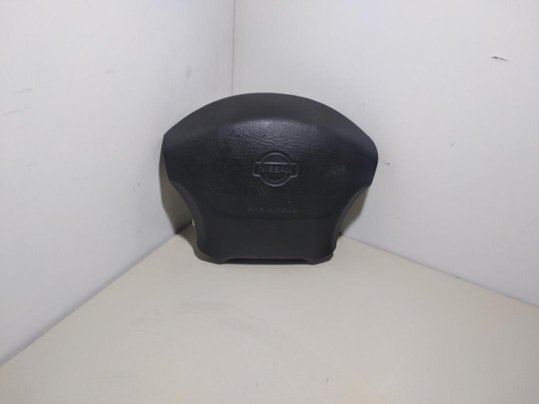 подушка безопасности водителя Nissan Primera P11 1999, 1.8 л., бензин, МКПП, серый, универсал