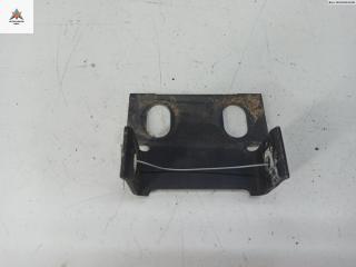 кронштейн переднего бампера Audi 80 8A/B3 1989, 1.8 л., бензин, МКПП, белый, седан