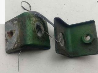 кронштейн (крепление) Alfa Romeo 147 1 поколение 2002, 1.6 л., бензин, МКПП, зелёный, хетчбэк 3 дв.