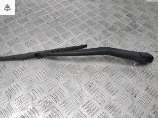 Щеткодержатель (поводок стеклоочистителя) задний Nissan Micra 4 поколение (K13) 2011, 1.2 л., бензин, АКПП, серый, хетчбэк 5 дв.