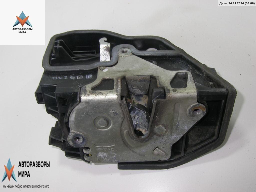 замок двери передней правой BMW Z4 E85 2003, 3.0 л., бензин, АКПП, синий, кабриолет - фото №1