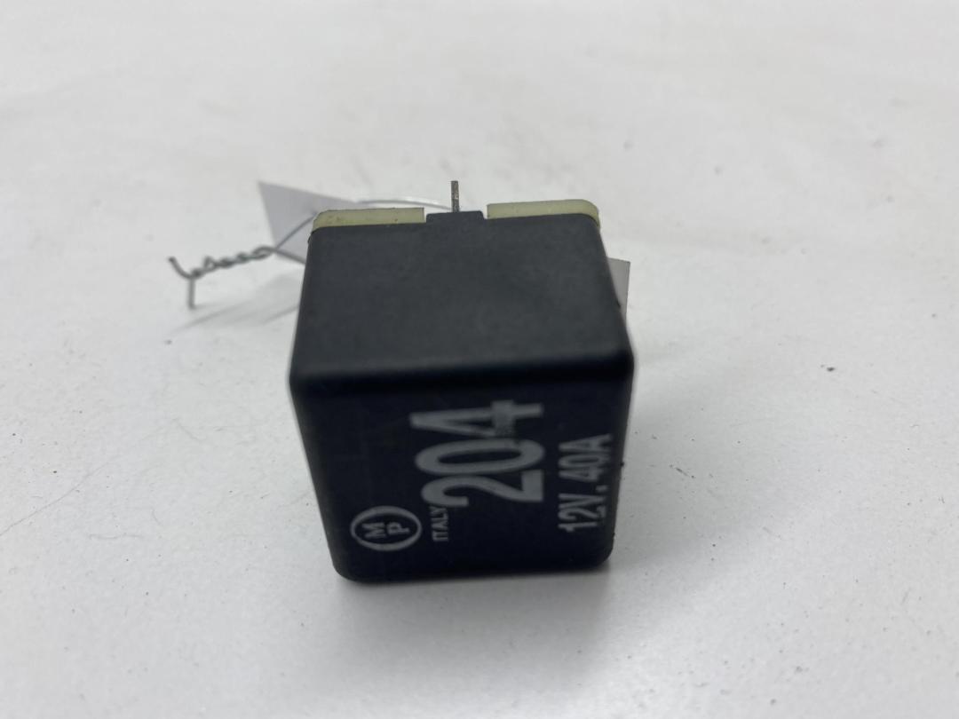 реле (прочие) Audi 80 B4 1993, 1.9 л., дизель, МКПП, синий, универсал, 431951253H