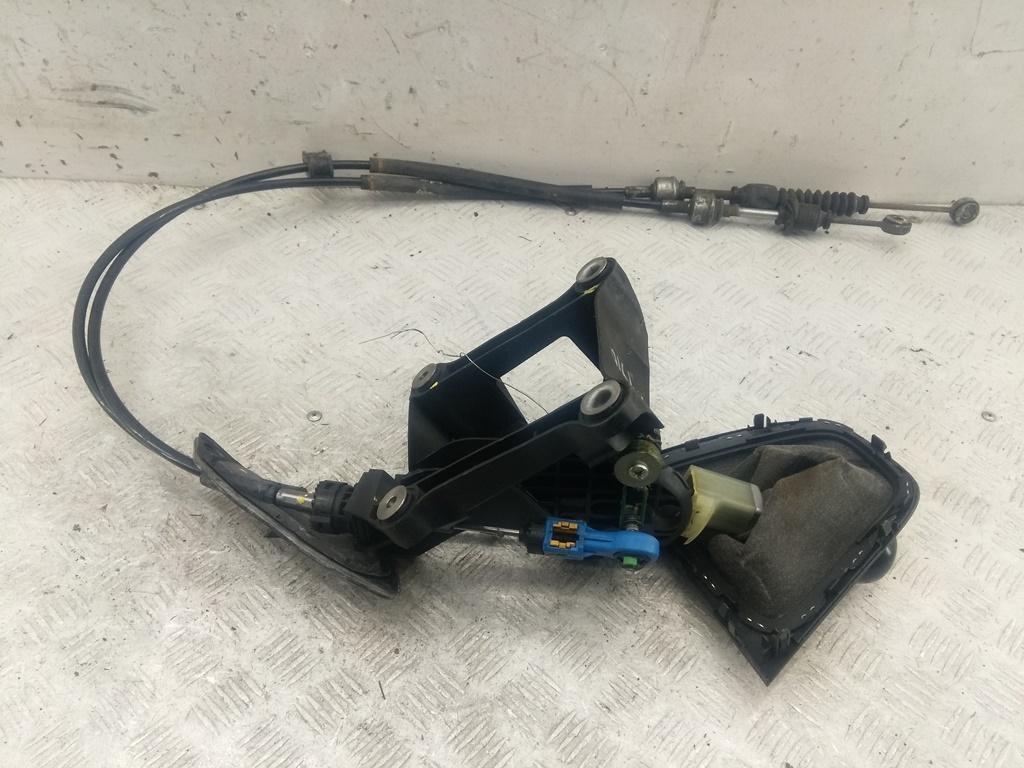 кулиса Toyota Auris 2008, 2.0 л., дизель, МКПП, серый, хетчбэк 5 дв., 33530-02210