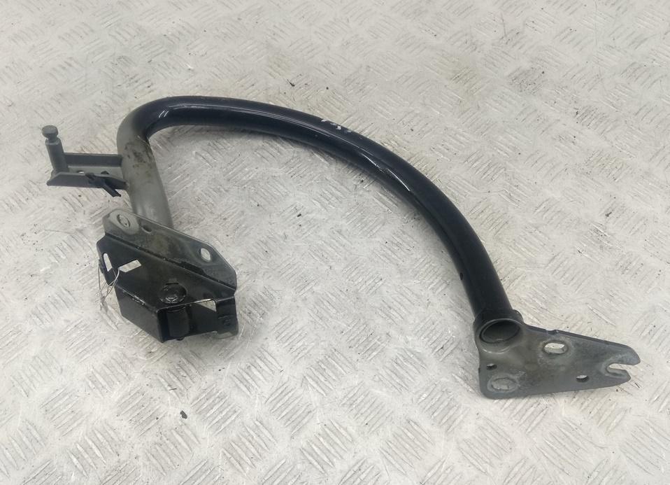 петля крышки багажника Audi A5 8T 2008, чёрный, купе, 8T0827302C - фото №1