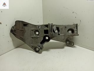 кронштейн генератора Renault Scenic 3 поколение 2009, 1.5 л., дизель, МКПП, серый, минивэн, 8200669495