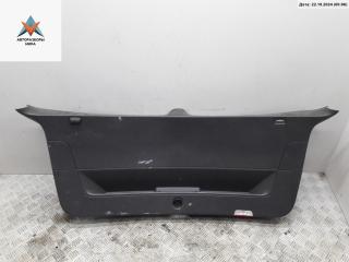 обшивка крышки багажника Volkswagen Golf 5 поколение 2004, 1.6 л., бензин, МКПП, красный, хетчбэк 5 дв.