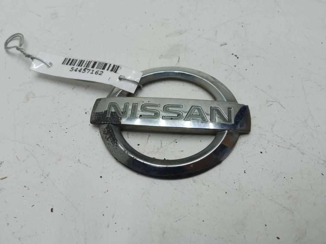 эмблема Nissan X-Trail T30 2002, 2.2 л., дизель, МКПП, чёрный, внедорожник 5 дв.