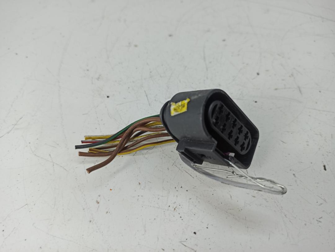 разъем (фишка) проводки Audi A6 C5 2004, 2.5 л., дизель, МКПП, чёрный, универсал, 1J0973735