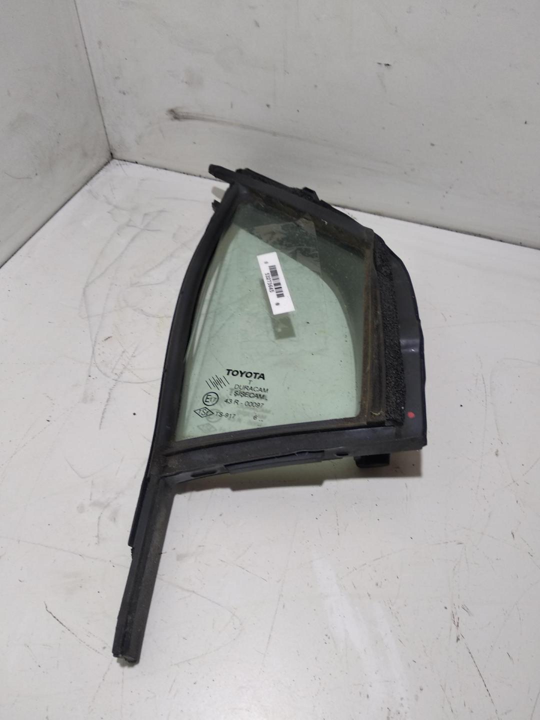 форточка передняя правая Toyota Yaris 2007, 1.3 л., бензин, МКПП, чёрный, хетчбэк 3 дв.