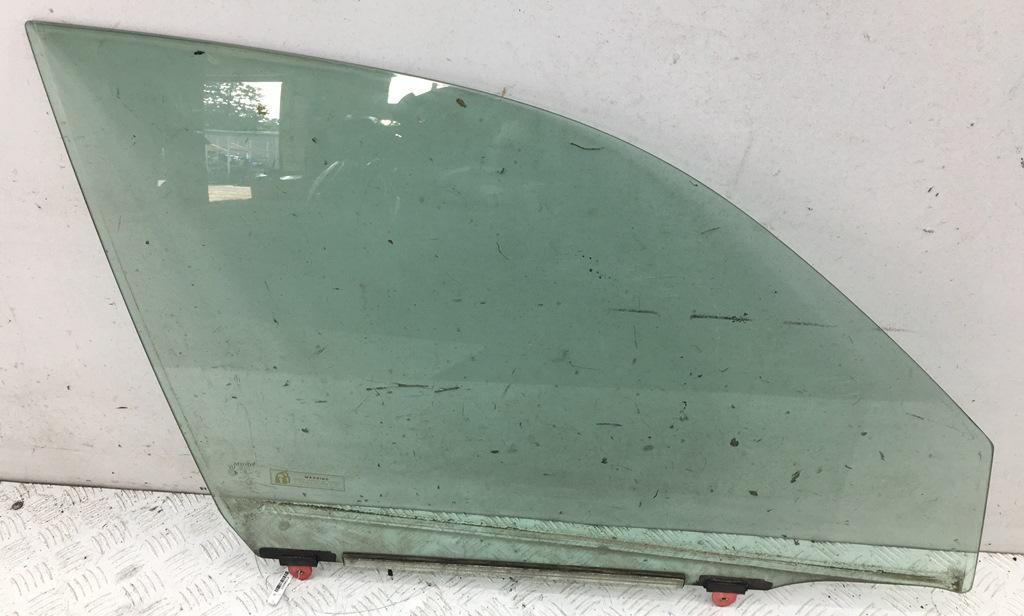 стекло двери передней правой Toyota RAV4 XA20 2002, 2.0 л., дизель, МКПП, синий, внедорожник 5 дв.