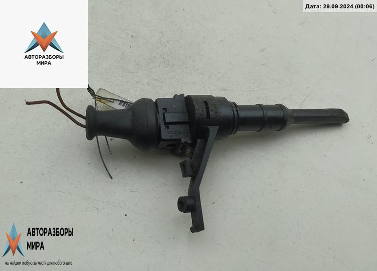 датчик скорости Volkswagen Passat B5 1999, 1.6 л., бензин, МКПП, красный, универсал, 012409191D - фото №1