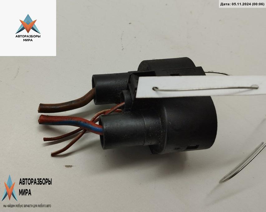 разъем (фишка) проводки Audi A4 B6 2003, 3.0 л., бензин, МКПП, синий, универсал, 1J0905234 - фото №1