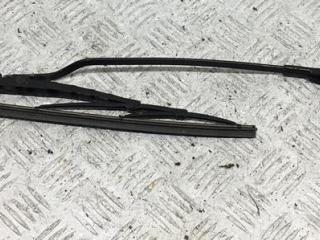 Щеткодержатель (поводок стеклоочистителя) передний Nissan Primera P10 1991, 2.0 л., бензин, АКПП, белый, седан