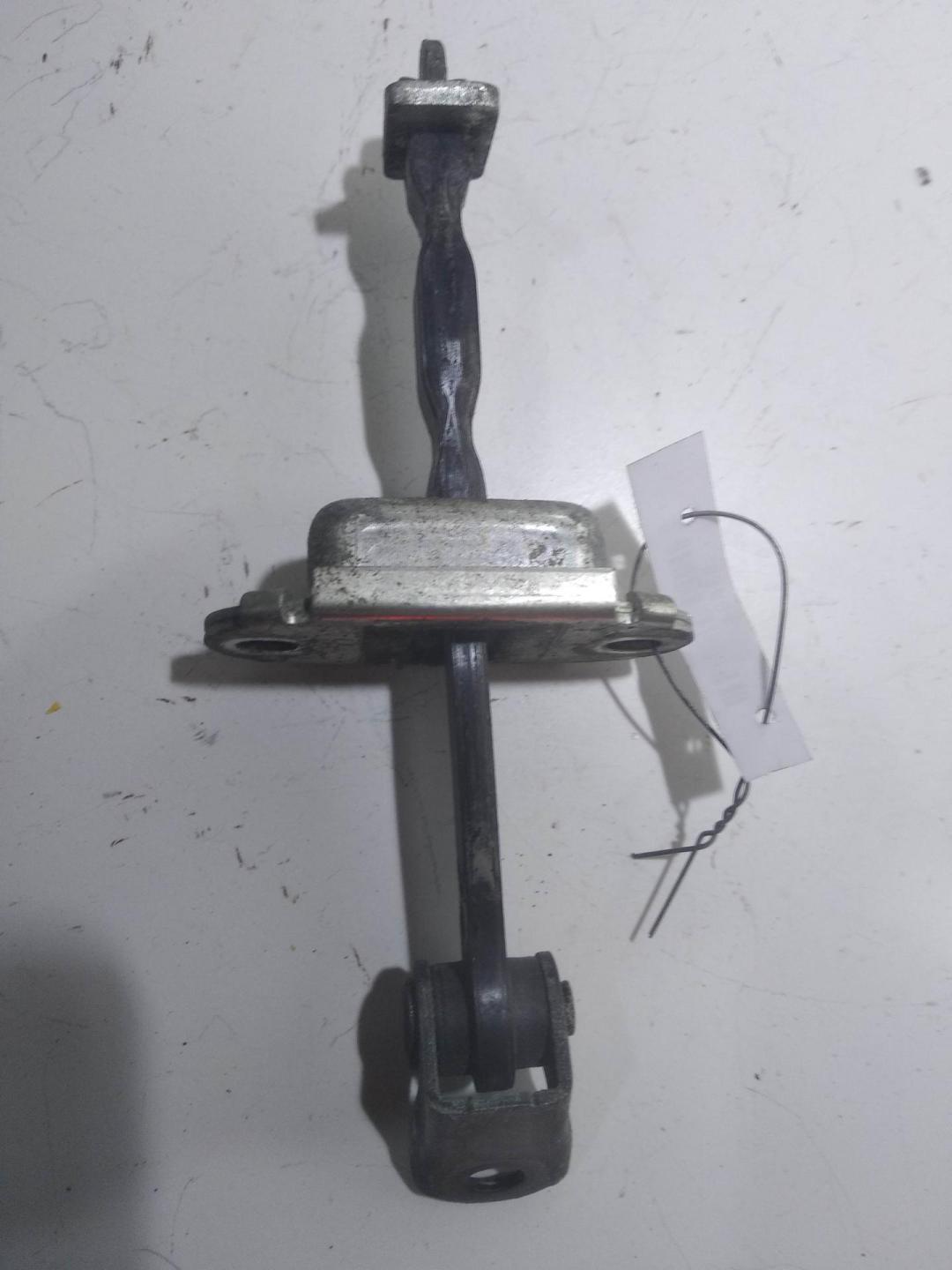 Ограничитель открывания двери задней Nissan Qashqai J10 2008, внедорожник 5 дв.