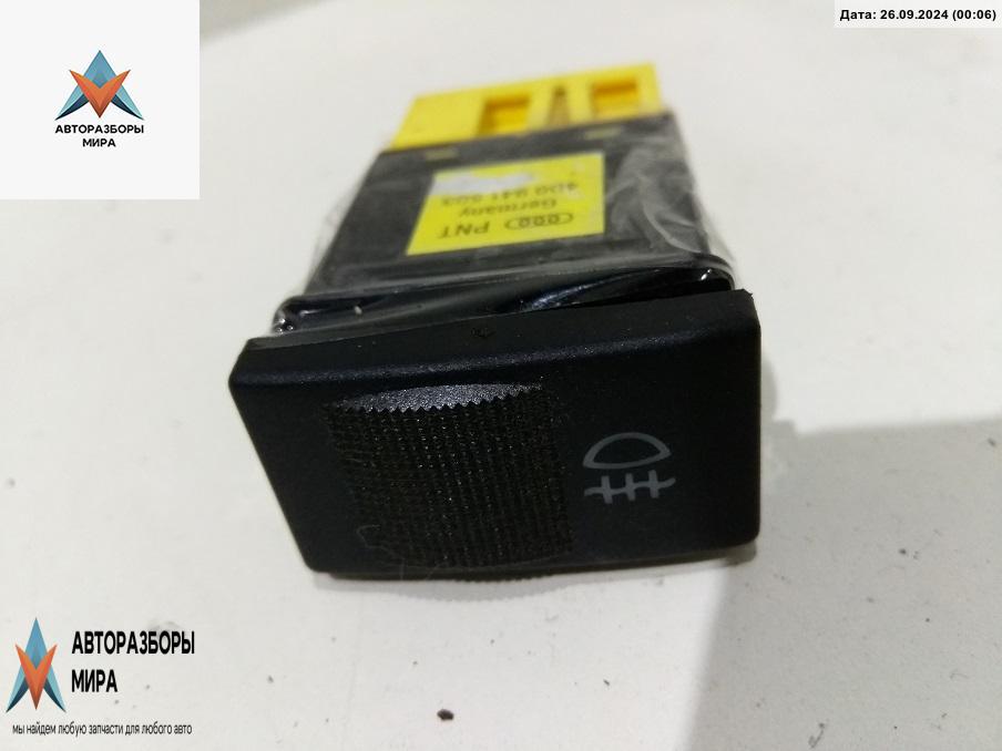кнопка (выключатель) Audi A4 B5 1996, 1.6 л., бензин, МКПП, серый, седан - фото №1