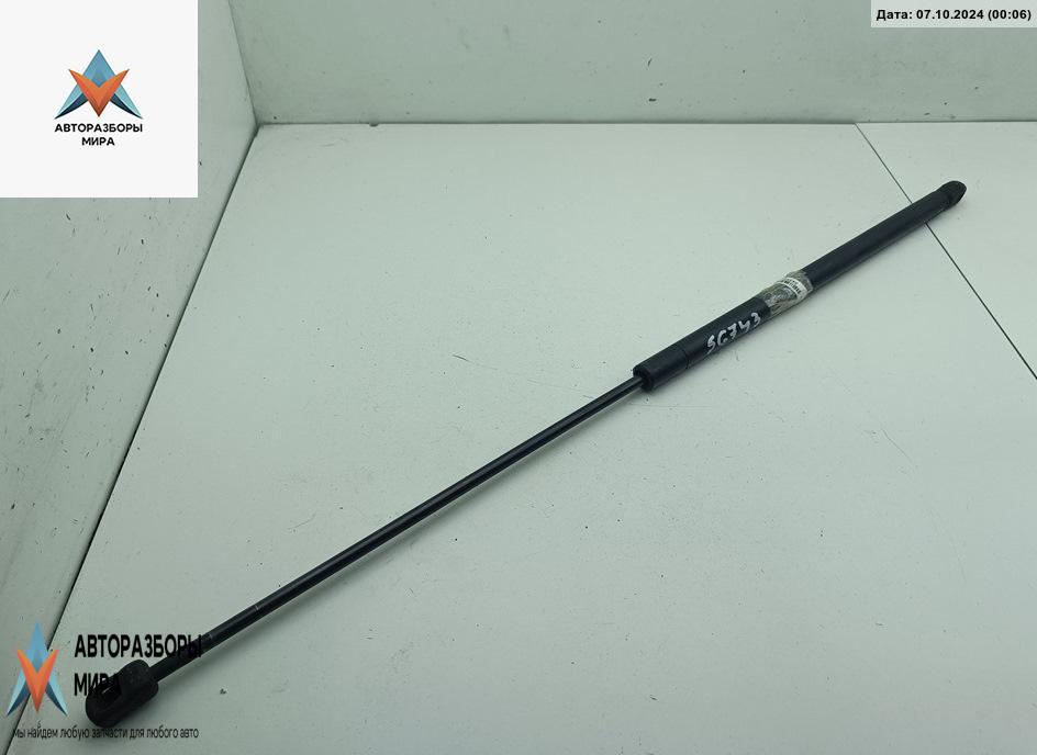 амортизатор капота Volkswagen Passat B5 1998, универсал, 3B0823359A - фото №1