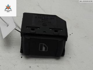 кнопка стеклоподъемника заднего правого Volkswagen Passat B5 1997, 1.8 л., бензин, МКПП, синий, универсал