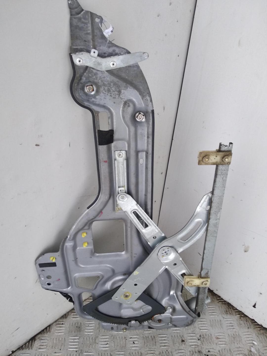 стеклоподъемник электрический задний левый Hyundai Trajet 2004, 2.0 л., дизель, МКПП, серый, минивэн, 834053A000, 824503A001