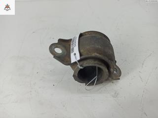 крепление стабилизатора / втулки стабилизатора Audi A4 B7 2005, 2.0 л., дизель, МКПП, серый, универсал, 4D0411336D