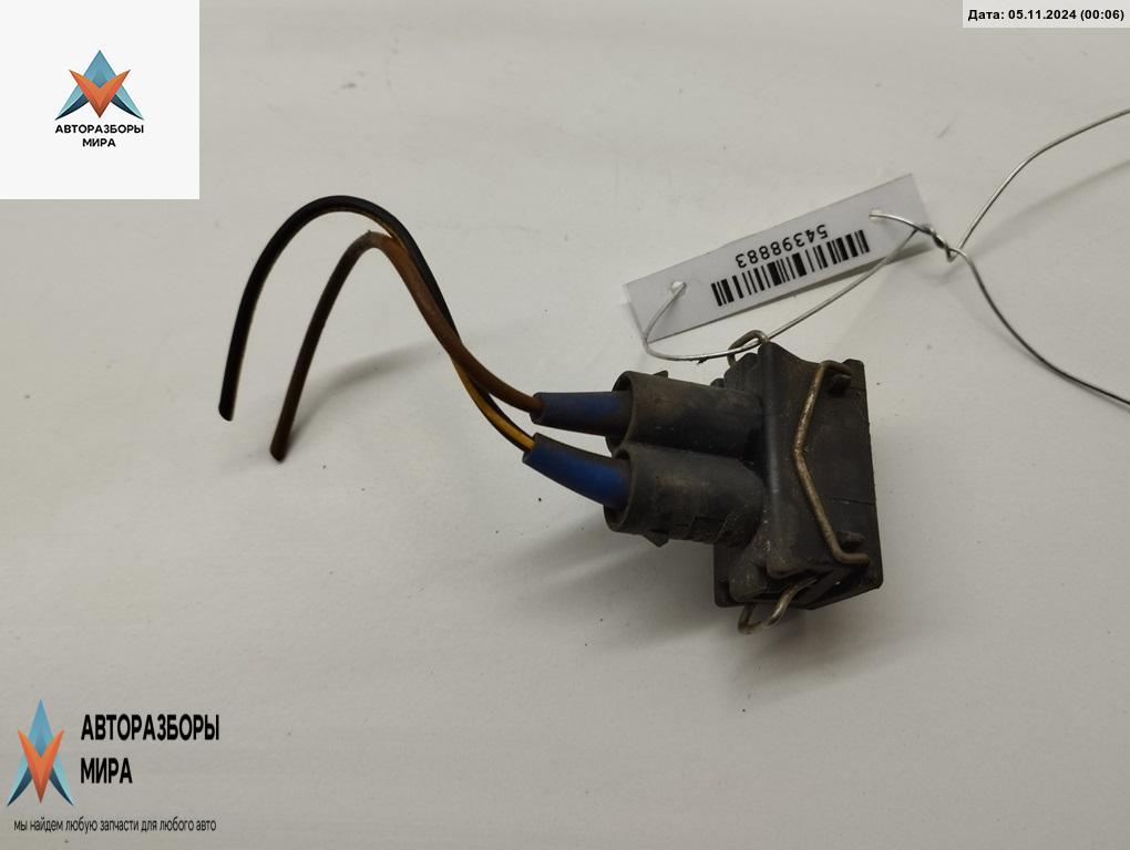 разъем (фишка) проводки Audi A4 B5 1996, 1.8 л., бензин, МКПП, красный, седан, 357951772 - фото №1