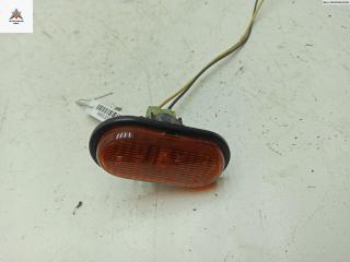 повторитель передний правый Renault Megane 1 поколение [рестайлинг] 1999, 1.6 л., бензин, МКПП, красный, универсал, 7700847333