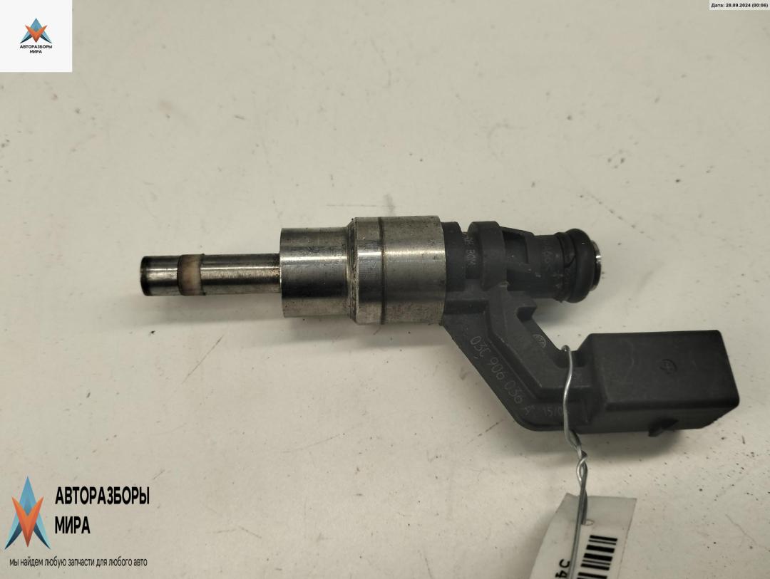 форсунка Volkswagen Golf 5 поколение 2006, 1.6 л., бензин, МКПП, серый, хетчбэк 5 дв., 03C906036A - фото №1