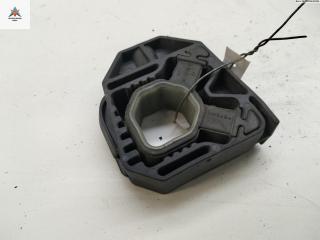 кронштейн радиатора Volkswagen Golf 5 поколение 2007, 2.0 л., дизель, МКПП, чёрный, хетчбэк 5 дв., 1Z0121867