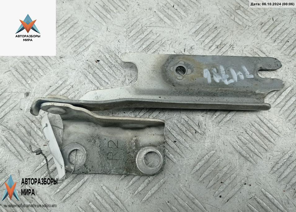 петля капота правая Mazda 323C BA 1995, белый, хетчбэк 3 дв. - фото №1