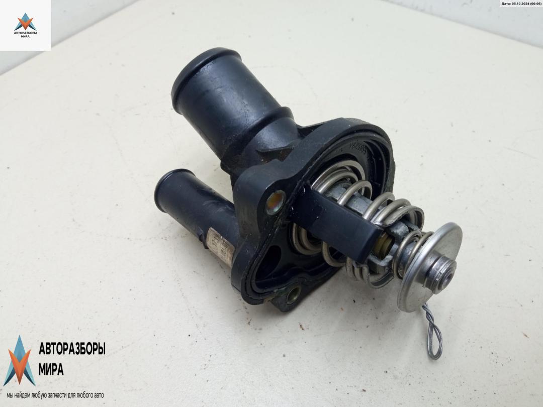 корпус термостата Mazda 6 GG 2003, 2.0 л., бензин, МКПП, синий, универсал, 3M4G8575AA - фото №1