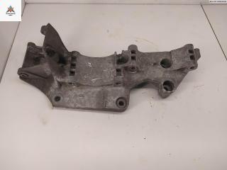 кронштейн генератора Volkswagen Bora 1 поколение 2004, 1.9 л., дизель, МКПП, синий, седан, 045903143C