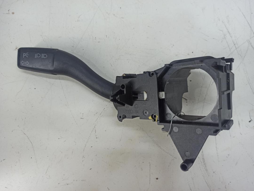 переключатель поворотов Audi A4 B7 2005, 2.0 л., дизель, АКПП, чёрный, седан, 4E0953513A