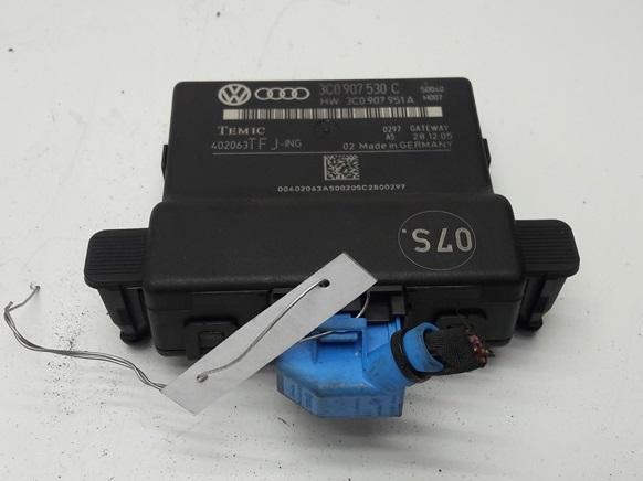 блок комфорта Volkswagen Passat B6 2005, 2.0 л., дизель, МКПП, серый, универсал, 3C0907530C