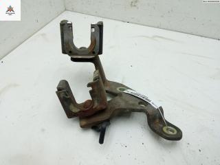 кронштейн (крепление) Mitsubishi Lancer 9 поколение 2004, 2.0 л., бензин, МКПП, синий, универсал