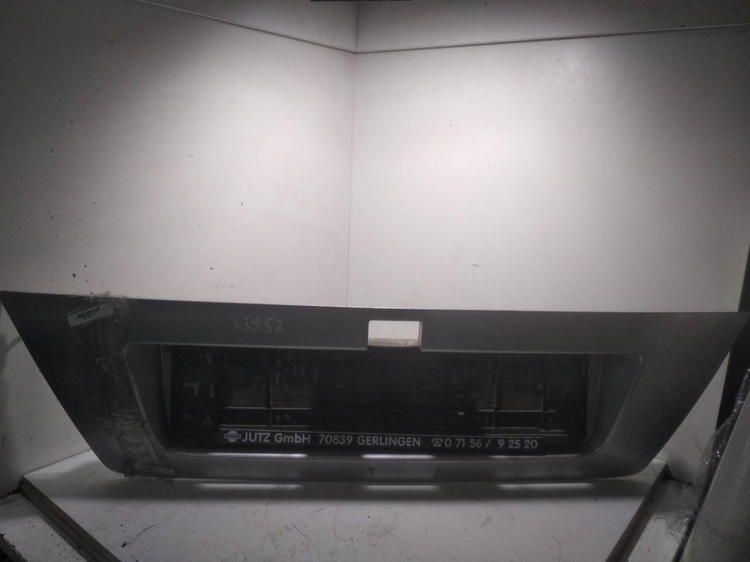 накладка подсветки номера Nissan Primera P11 2000, 2.0 л., бензин, АКПП, серый, универсал