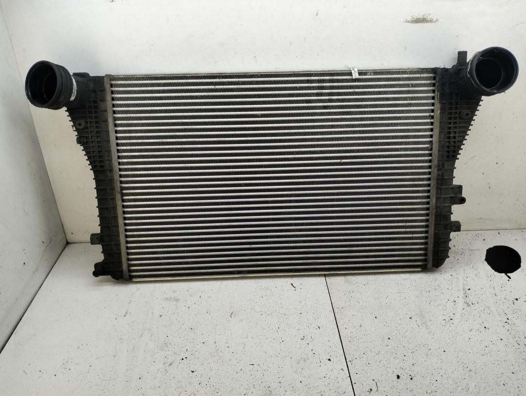 радиатор интеркулера Volkswagen Touran 2003, 1.9 л., дизель, МКПП, красный, минивэн, 1K0145803