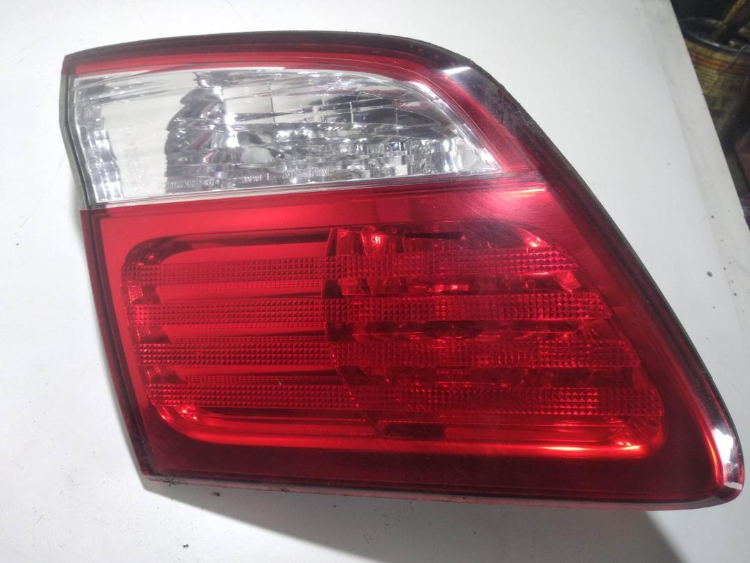 фонарь крышки багажника левый Nissan Maxima 2001, 2.0 л., бензин, МКПП, серый, седан