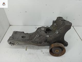 кронштейн генератора Audi A4 B6 2002, 2.0 л., бензин, АКПП, синий, универсал, 06B903143L