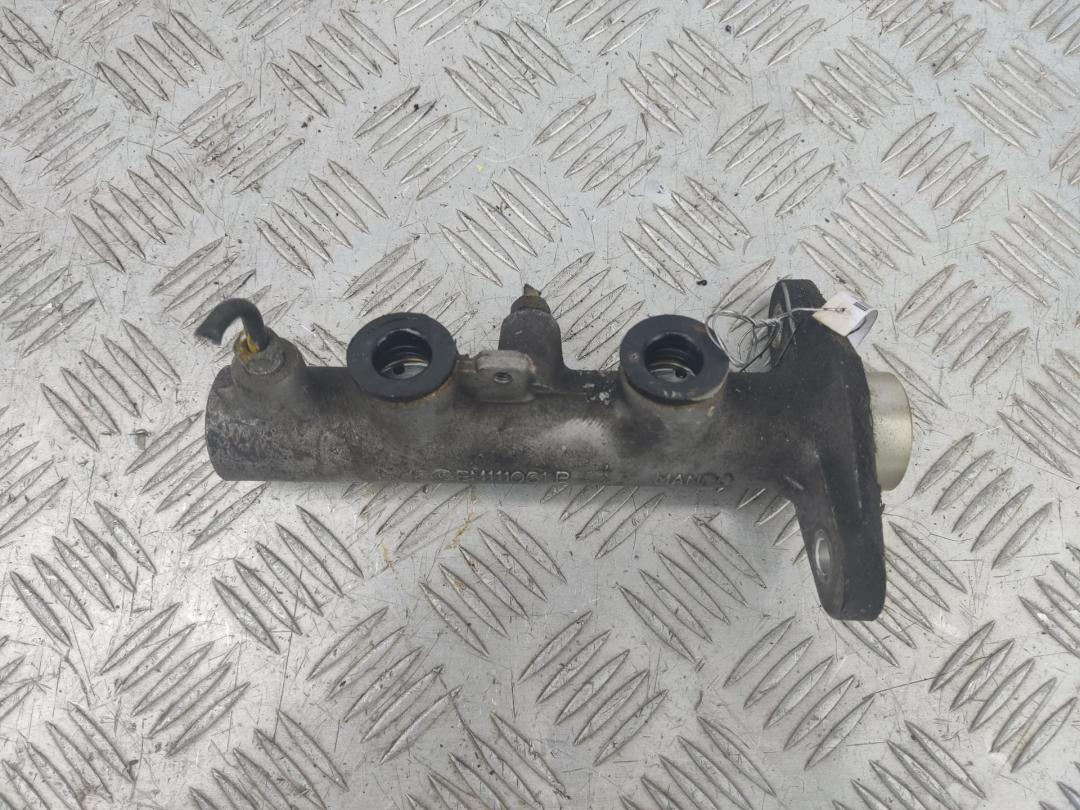 цилиндр тормозной главный Hyundai Coupe 2004, 2.0 л., бензин, МКПП, чёрный, купе, BM111061B
