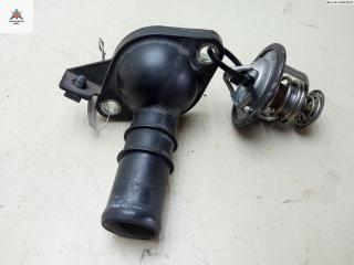 корпус термостата Mazda 2 DE [рестайлинг] 2010, 1.3 л., бензин, МКПП, синий, хетчбэк 5 дв., 12904