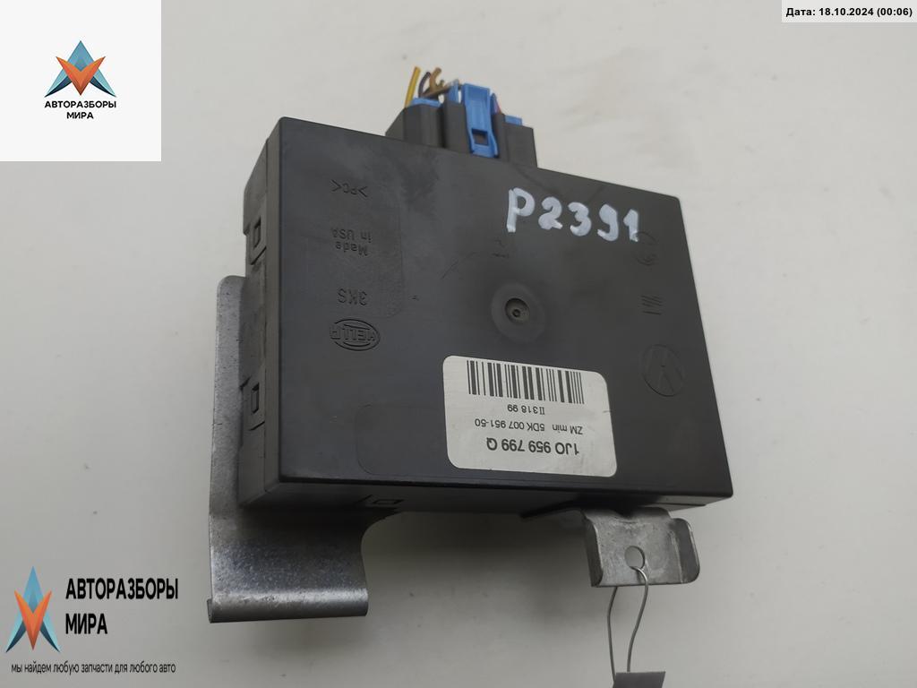 блок комфорта Volkswagen Golf 4 поколение 1999, 1.6 л., бензин, МКПП, белый, универсал, 1J0959799Q - фото №1