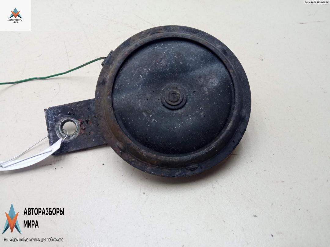 сигнал (клаксон) Nissan Almera N15 1996, 1.4 л., бензин, МКПП, красный, хетчбэк 3 дв. - фото №1