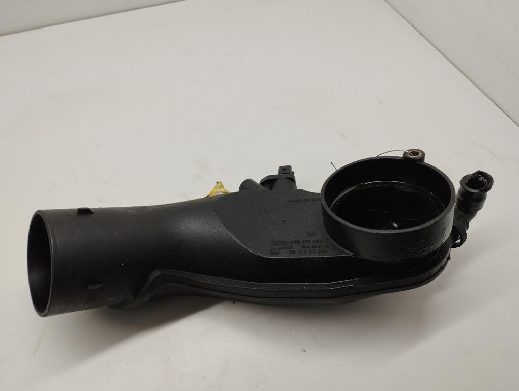 воздуховод Audi A4 B5 1998, 2.4 л., бензин, АКПП, чёрный, универсал, 078133356F
